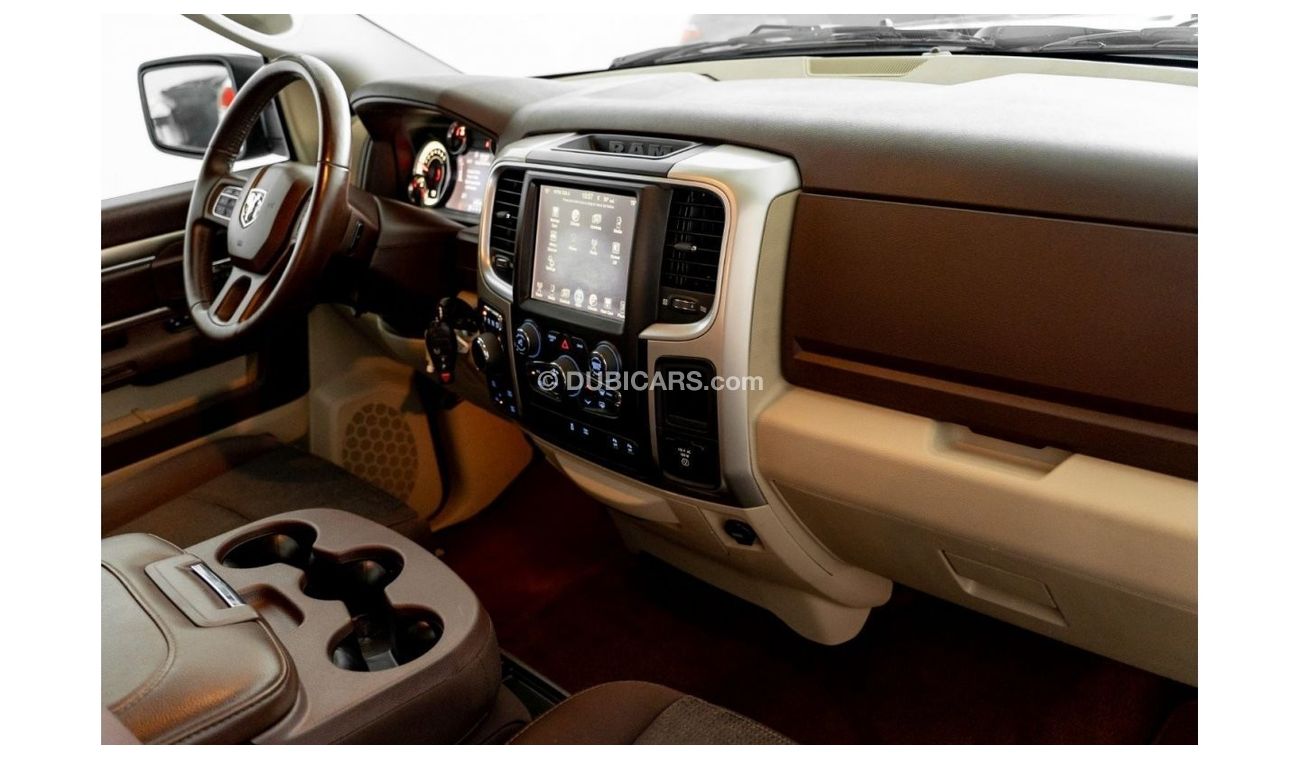 RAM 1500 Bighorn Crew Cab 2017 Dodge Ram Big Horn / 5.7L Hemi Engine / Twin Cabin