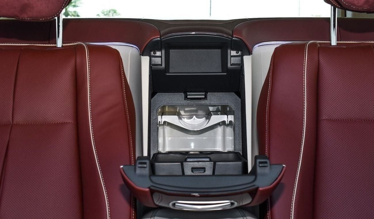 مرسيدس بنز GLS 600 Mercedes Benz GLS 600 Maybach 4Matic | with E-Active Body Control Fully Loaded | 2023