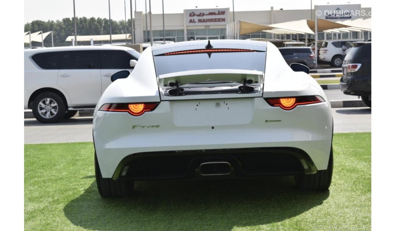 جاغوار F-Type خليجي مالك واحد R Dyanamic ضمان لغاية 2023 مفتوح الكيلو متر مع عقد صيانة مجانية