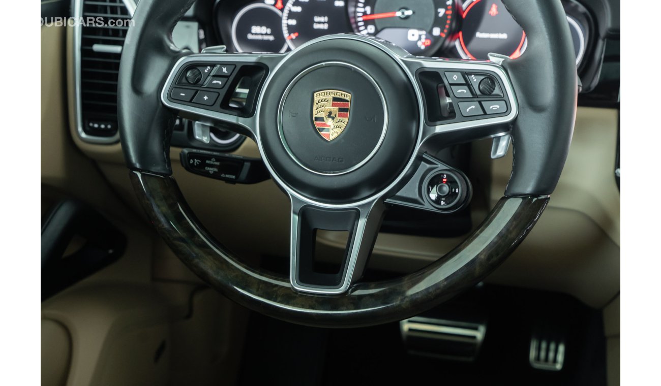 بورش كايان أس 2019 Porsche Cayenne S / Sports Chrono Pack / Porsche Extended Warranty & 75k kms Service Pack