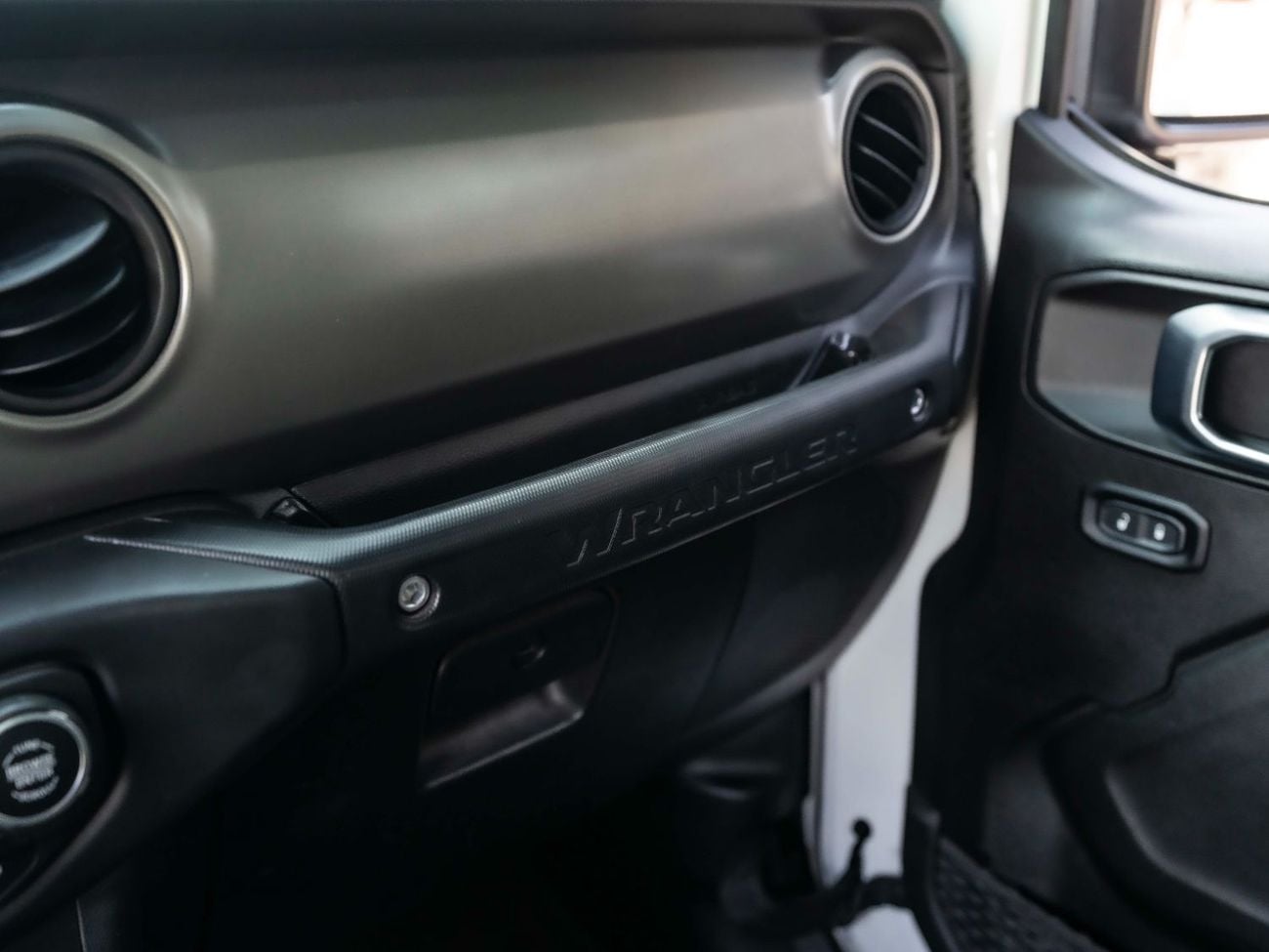 Jeep Wrangler Sport S 3.6L A/T