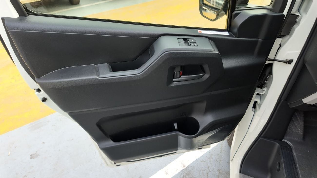 تويوتا هاياس TOYOTA HIACE HIGH ROOF 2.8L DIESEL M/T WHITE 2026