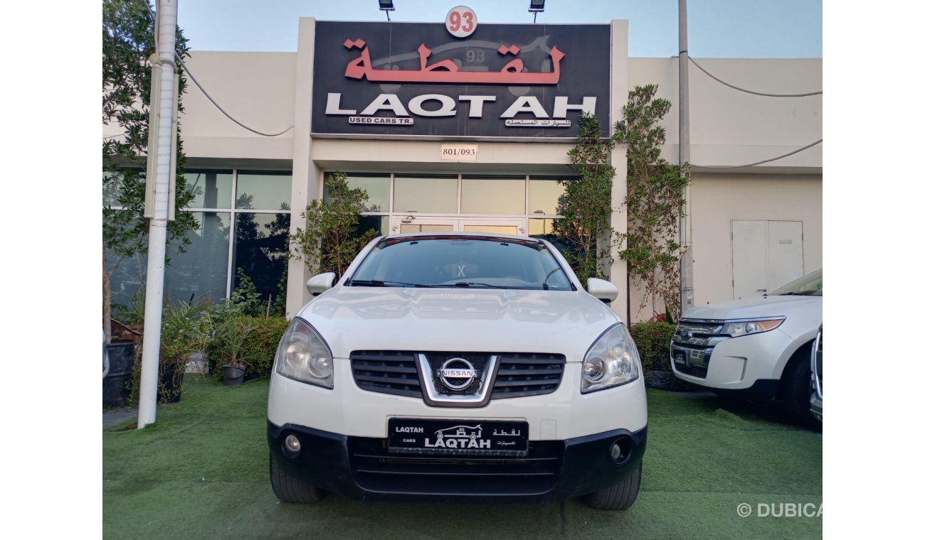 Nissan Qashqai Gulf model 2008, white color, Forel alloy wheels, sensors, in excellent condition