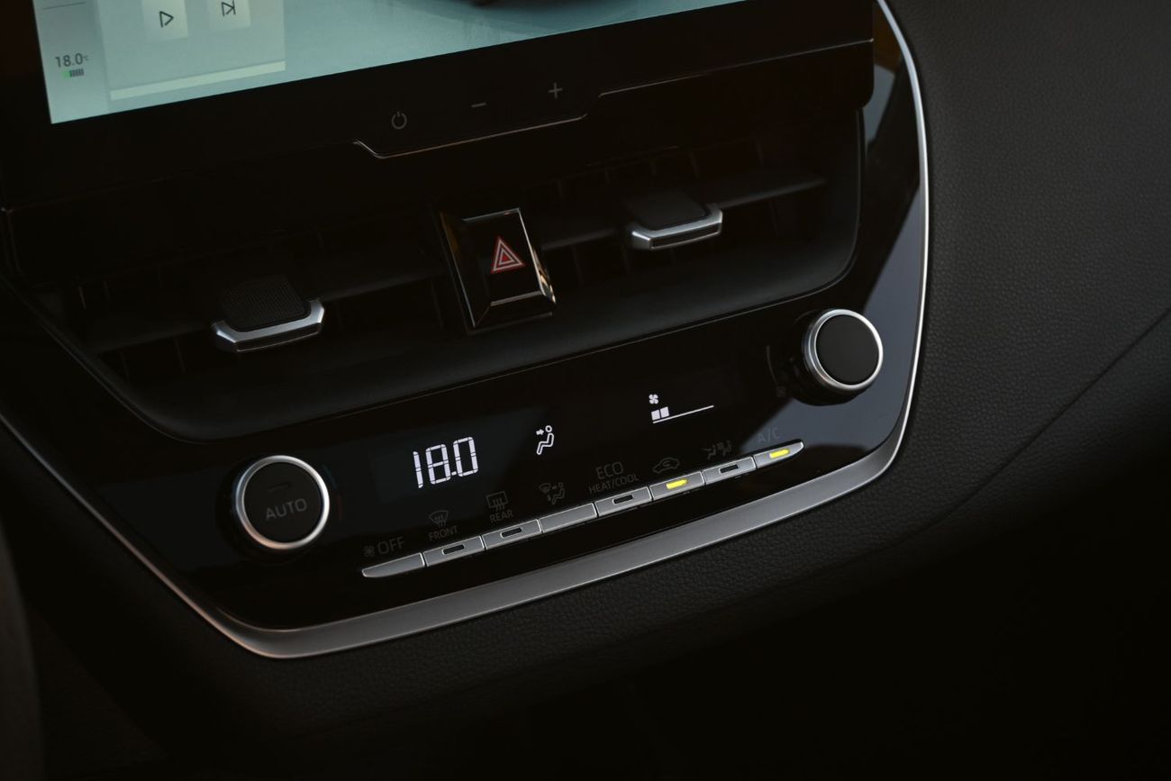 تويوتا ليفين Toyota Levin Luxury 1.8L Hybrid, FWD Model 2025