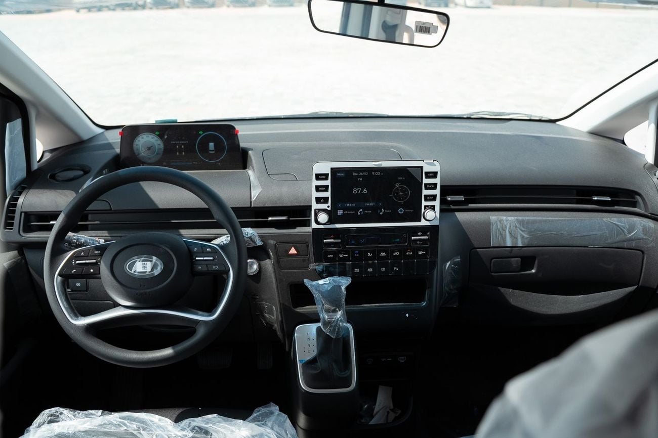 هيونداي ستاريا PRESTIGE 2.2 DIESEL | 11 SEATER | 8AT | GCC SPECIFICATIONS | FULL OPTIONS