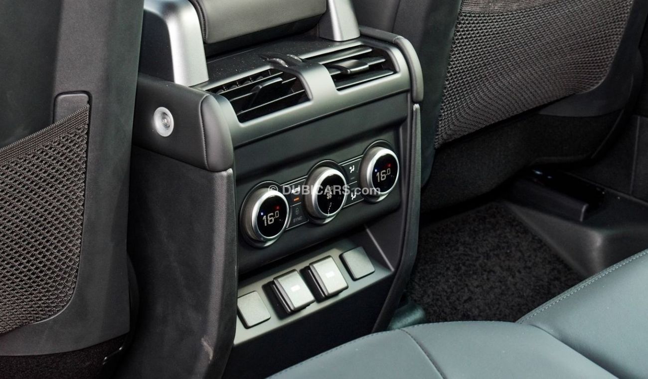 Land Rover Defender Amazing Offer | Defender SE | GCC | 2023 | Al Tayer Warranty - 5 Years - 65,000KM Service Contract