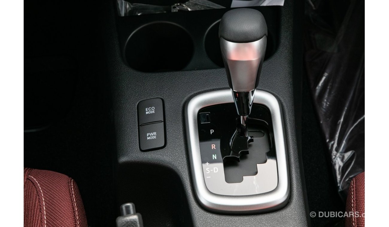 تويوتا هيلوكس 2.7L V4 4x4 Petrol with Auto A/C , Rear A/C, Push Button Start and Rear Camera