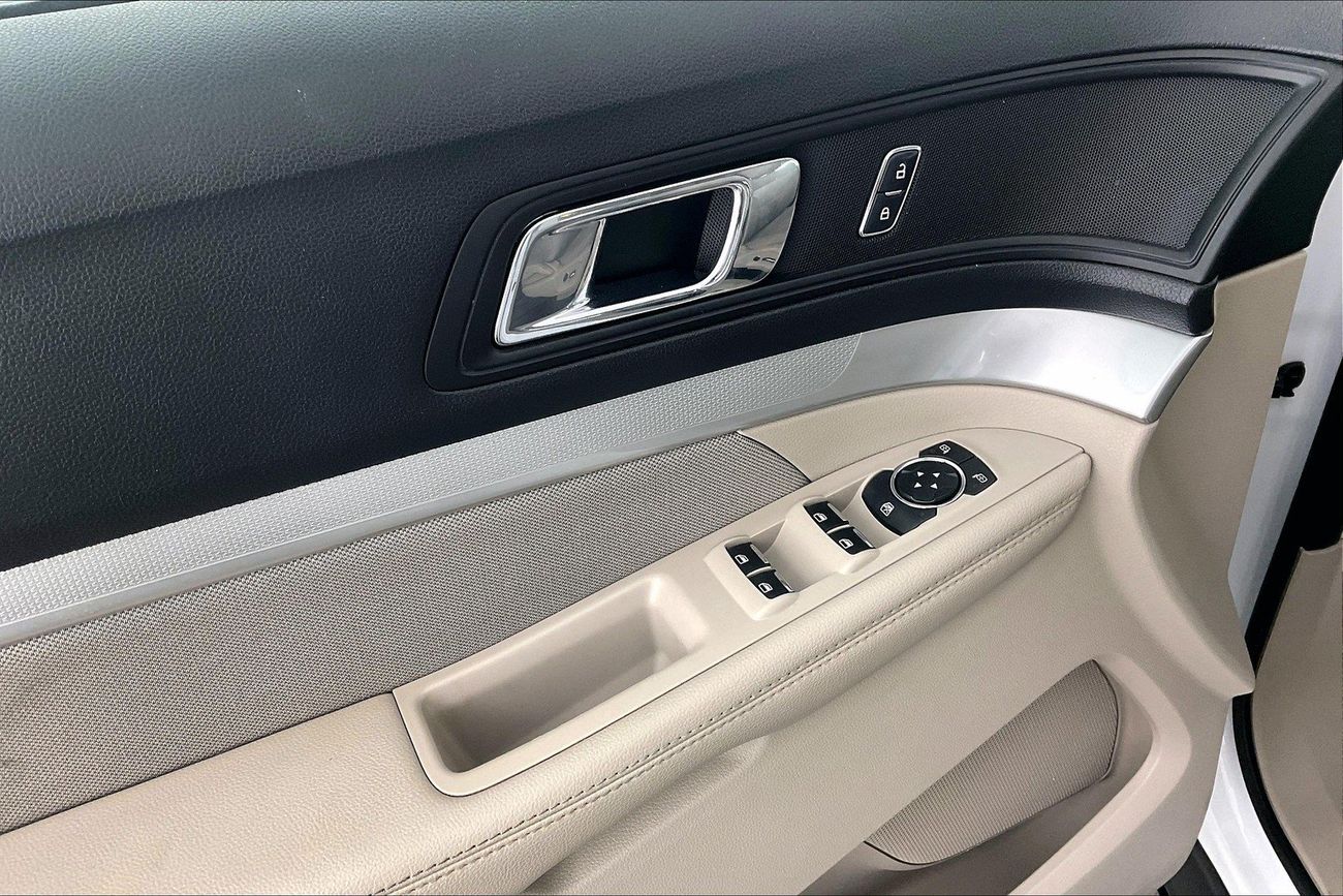 فورد إكسبلورر XLT (Cloth) | National Day Celebration | شامل الضمان | 0 ﺪﻔﻋﺓ ﺃﻮﻟﻯ