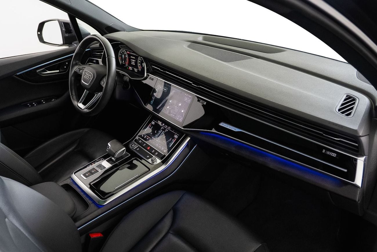 أودي Q7 55 TFSI S-LINE