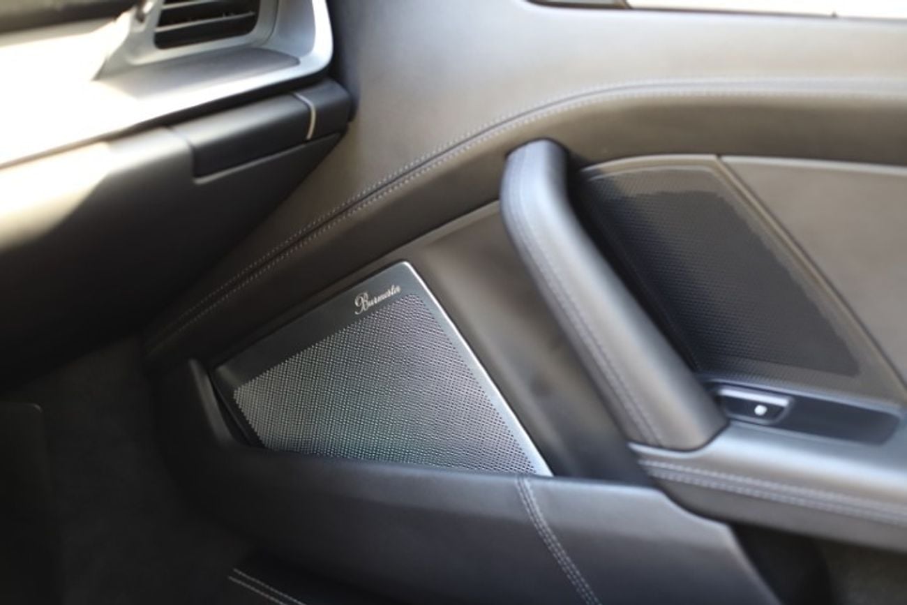 بورش 911 Turbo S 3.8L (640 HP) Coupe