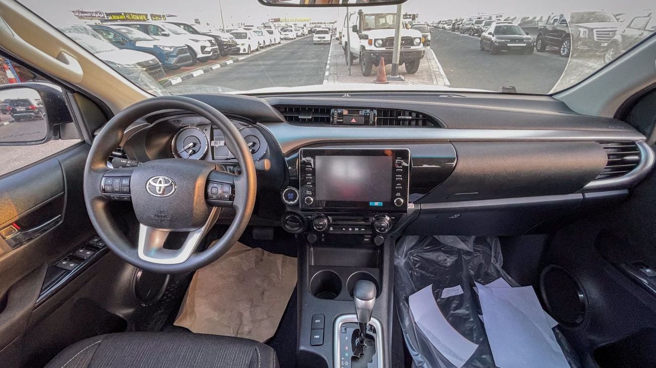 تويوتا هيلوكس SR5 DC 2.4L Diesel A/T 2025YM