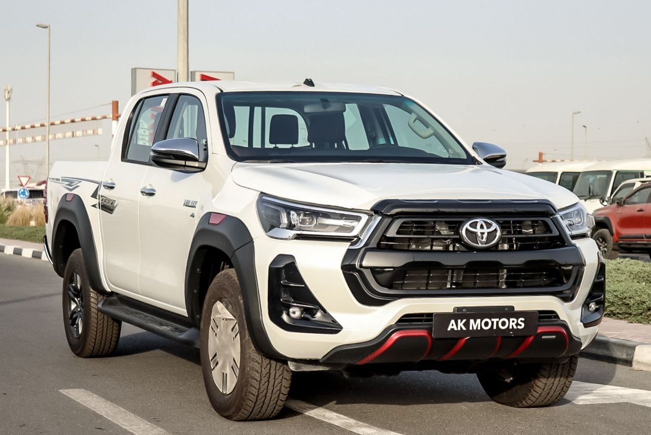 Toyota Hilux SR5 4.0L PETROL 4WD 2025 MY