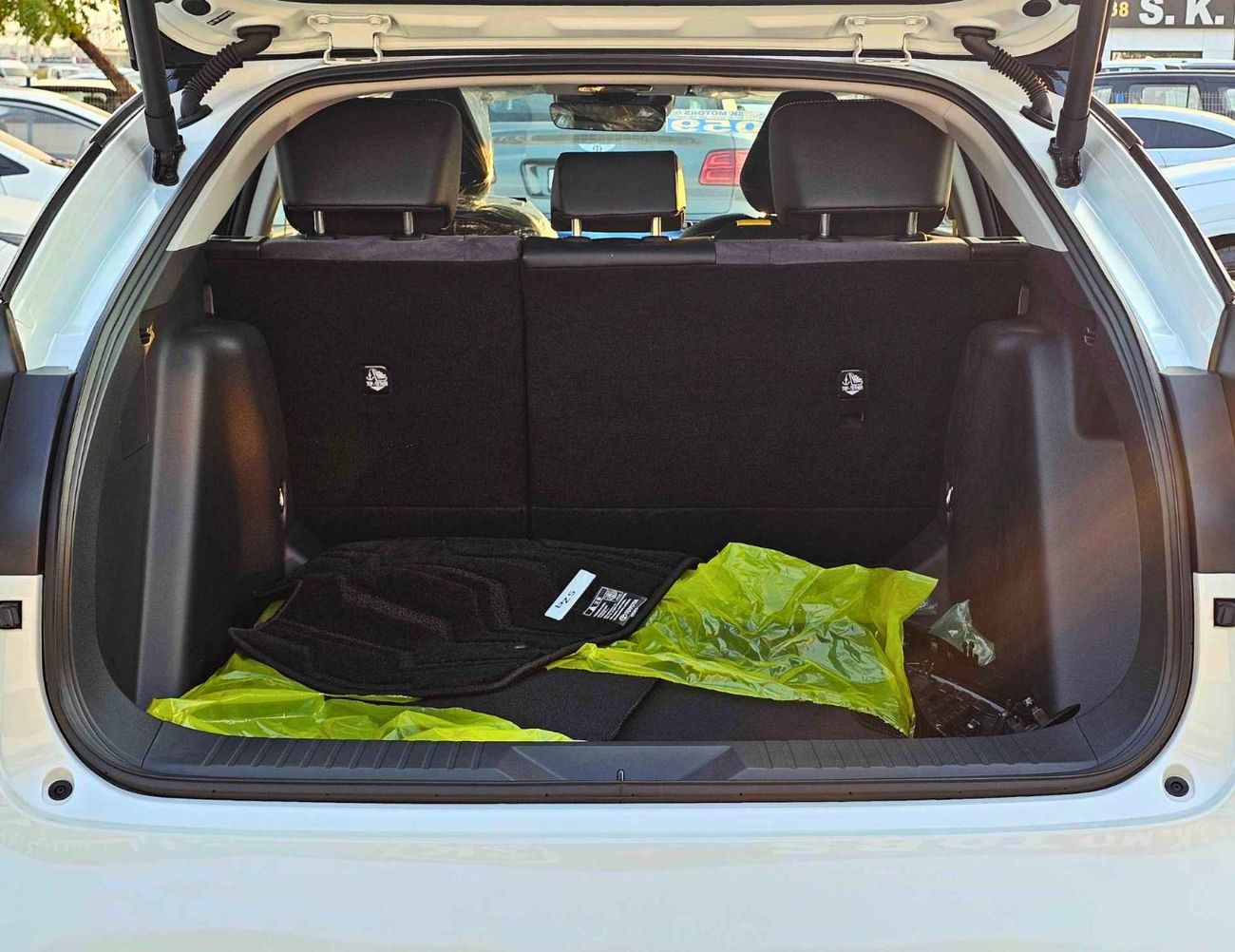 Toyota bZ5 630 MAX KM / ELECTRIC WITH CHARGER / PANORAMIC ROOF, RADAR (CODE # BZ5E)