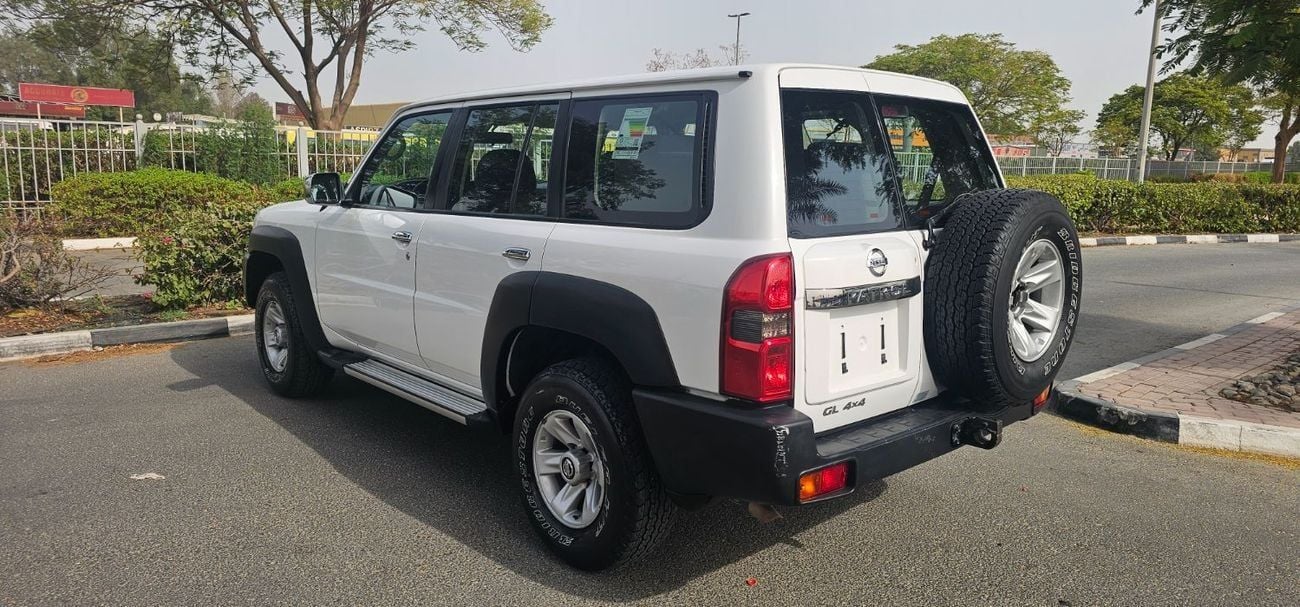 نيسان باترول سفاري GL 4.8L A/T (9 Seater)