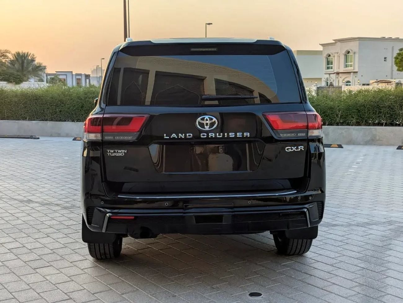 Toyota Land Cruiser GXR DIESEL GCC Specs Full option Twin Turbo