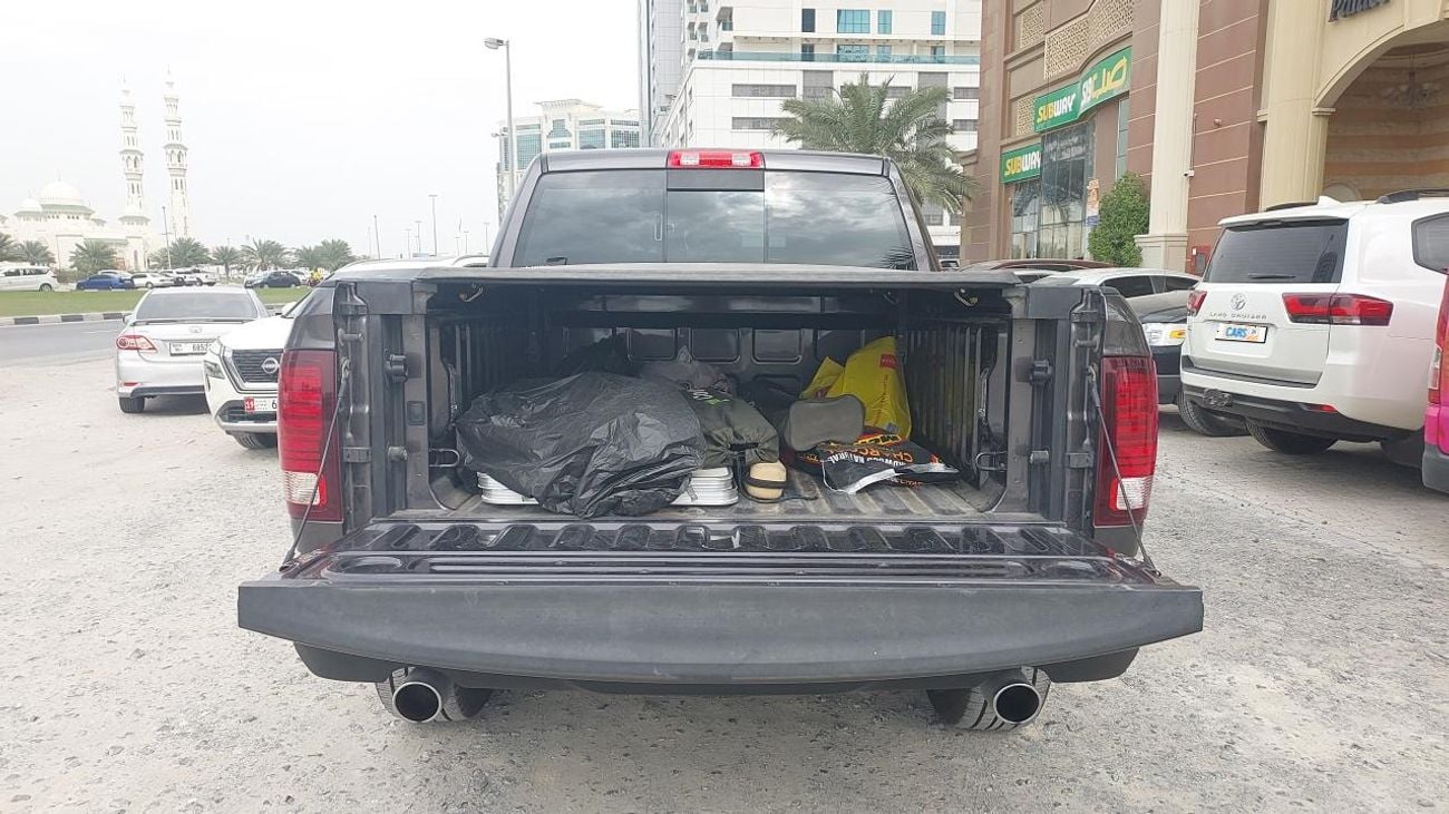 RAM 1500 CLASSIC WARLOCK 5.7 | Zero Down Payment | Home Test Drive