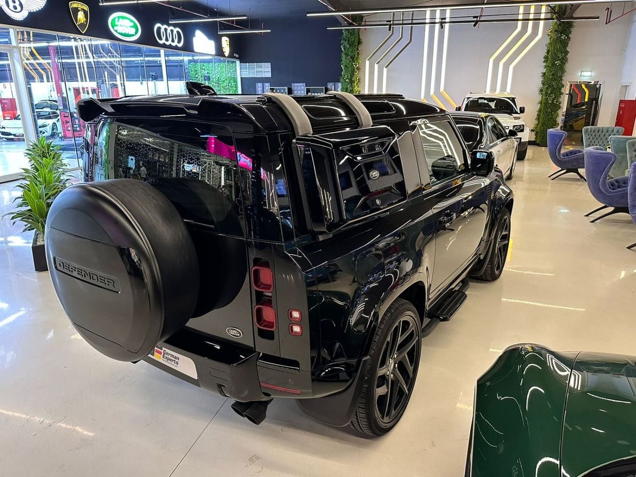 لاند روفر ديفندر P400 90 HSE 3.0L (5 Seater)