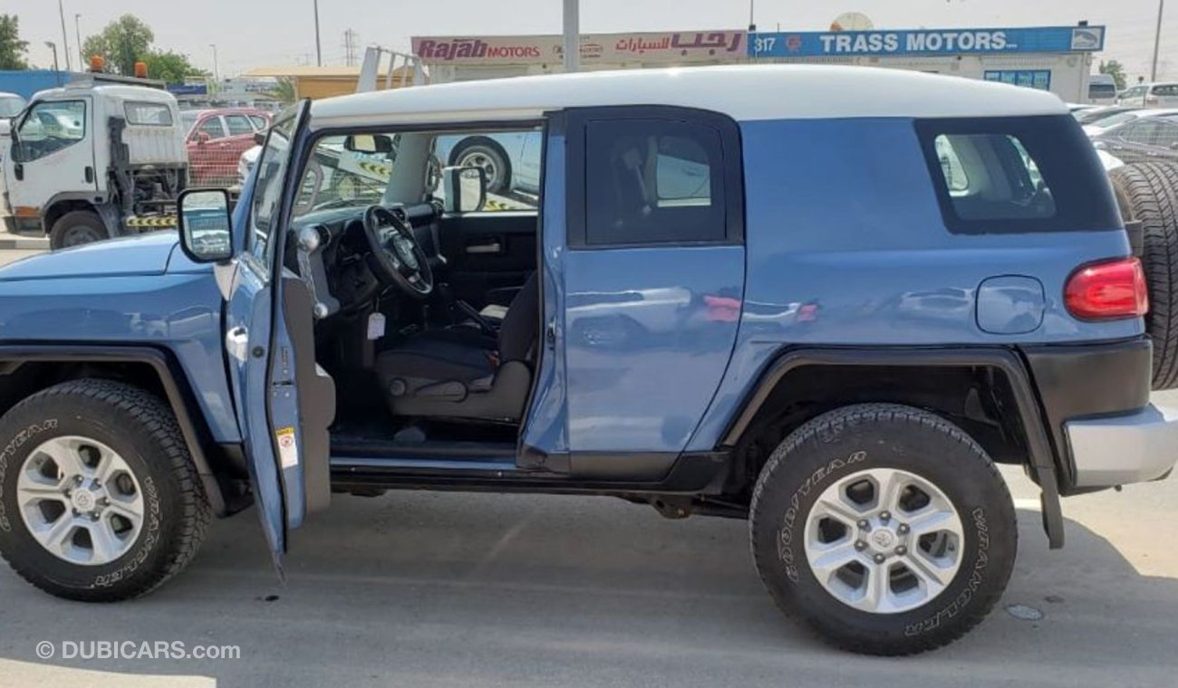 Toyota FJ Cruiser TOYOTA FJ CRUISER 2012 model 4x4