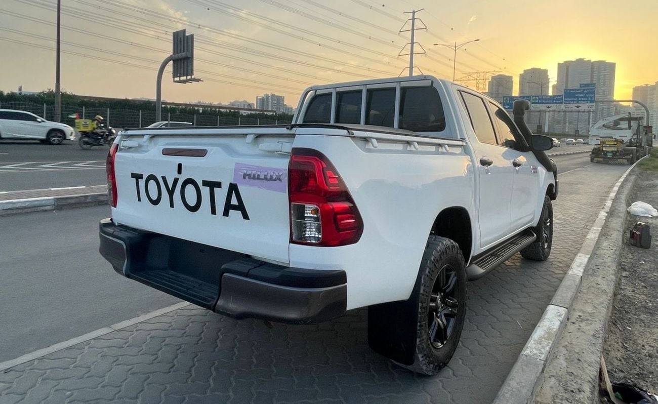 Toyota Hilux GLX diesel 2800 cc ,automatic gear ,right hand drive ,for export only