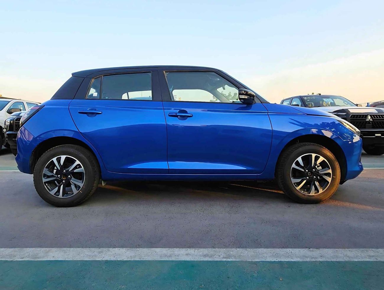 Suzuki Swift GLX, 1.2L / RADAR / GCC SPECS / HIGH OPTION (CODE # GLX)