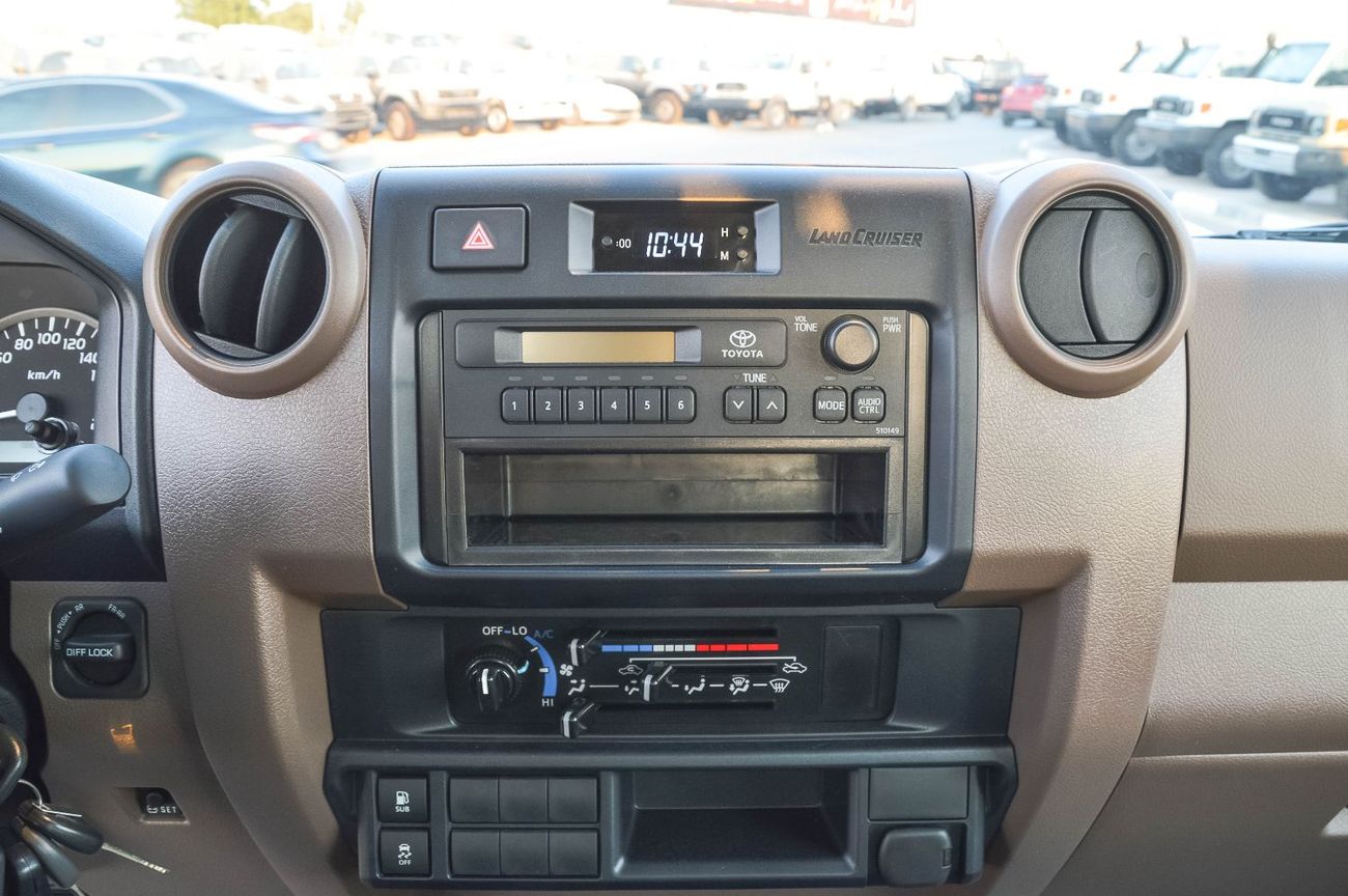 Toyota Land Cruiser Pick Up TOYOTA LAND CRUISER 79 2.8L SC MT DIESEL PICKUP 2025