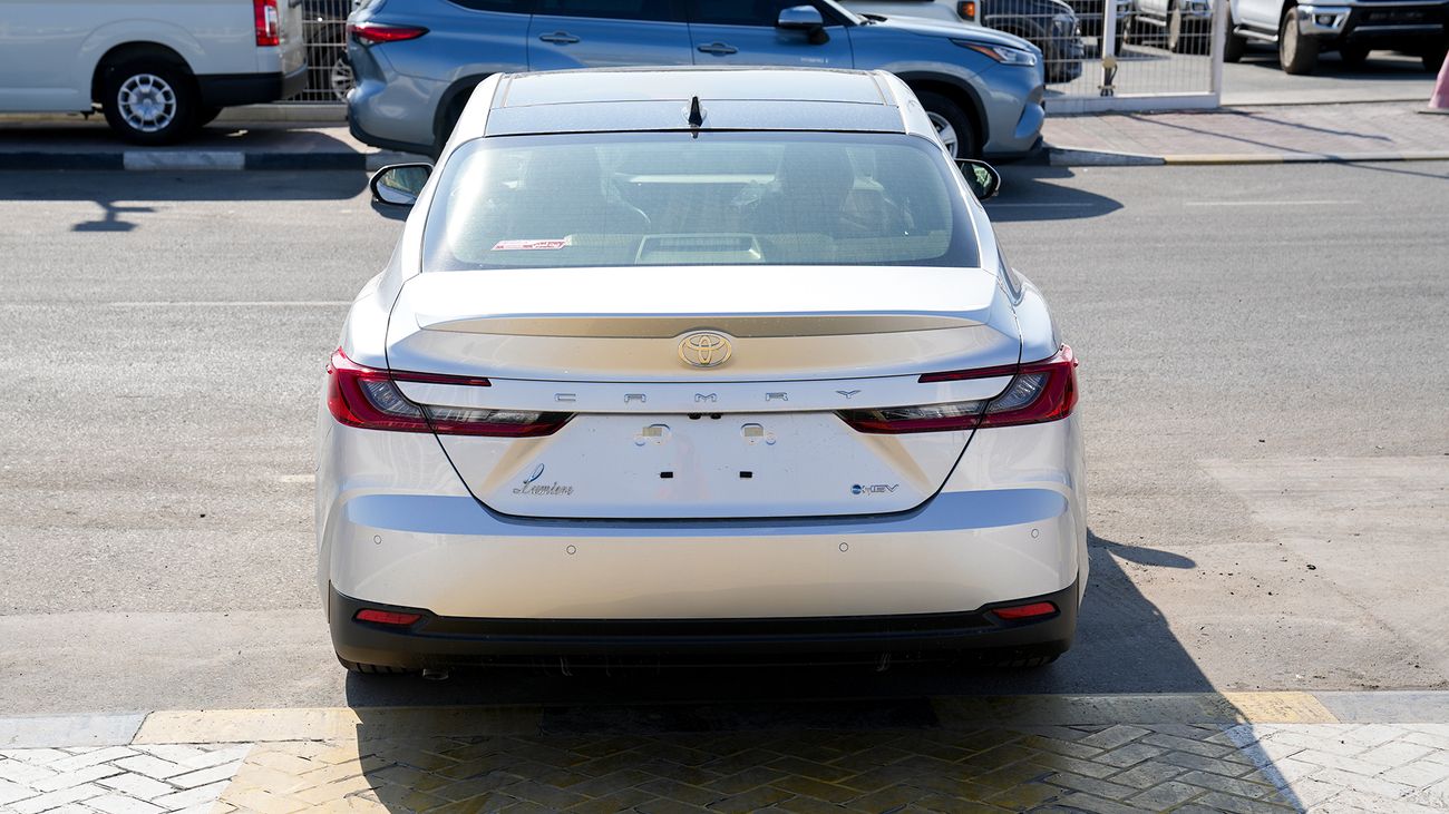 تويوتا كامري Hybrid