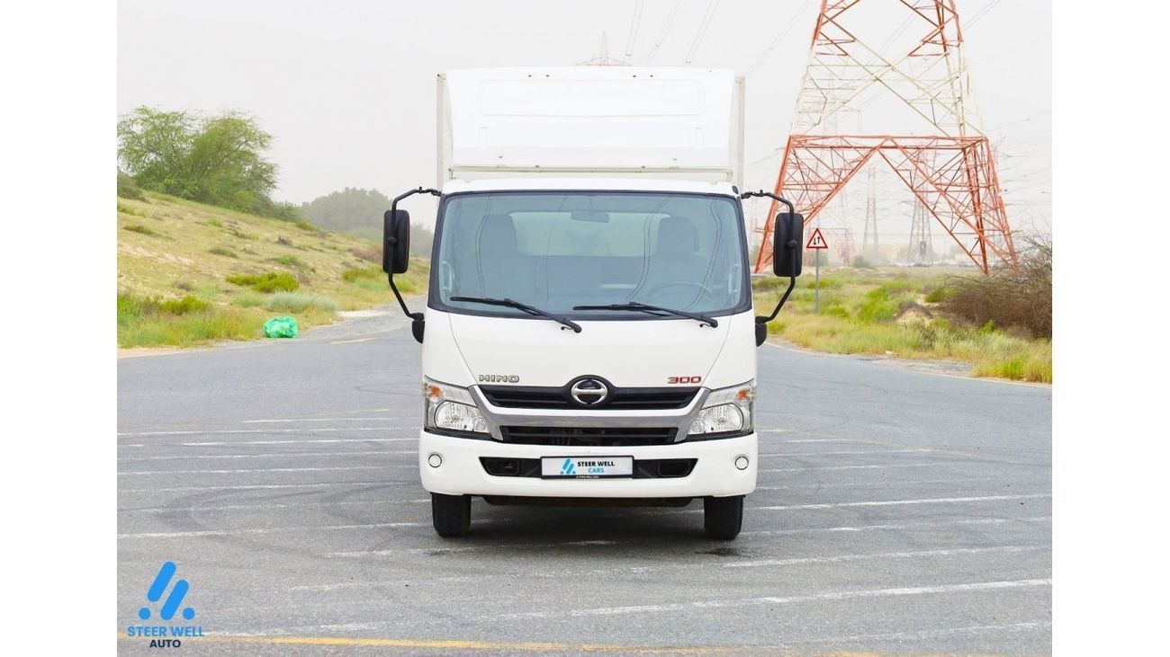 Hino 300 614 / Dual Cab 4.0L RWD / Diesel M/T with Rear AC / Like New Condition / GCC Specs