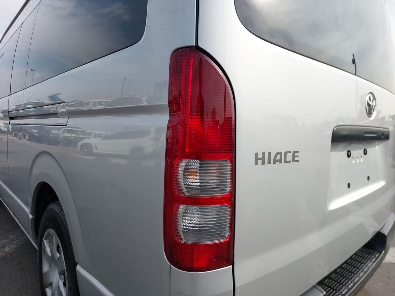 Toyota Hiace (RAMADAN OFFER) TOYOTA HIACE VAN RHD 2015 MODEL 3.0 L DIESEL AUTOMATIC(PM16503)