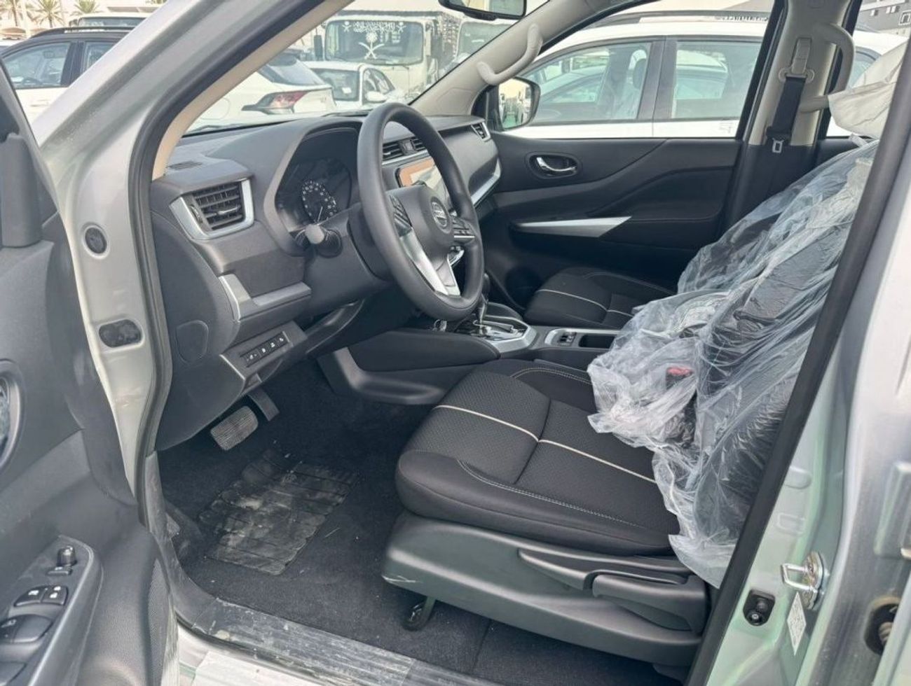 نيسان إكستيرا 2.5L PETROL TITANIUM 4WD 2023 GCC