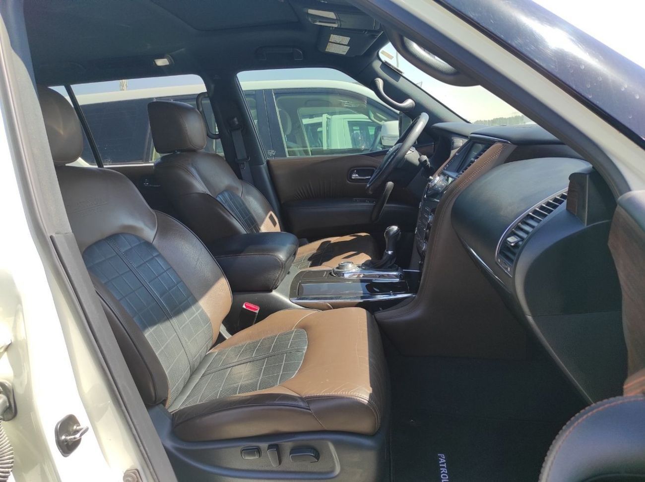 Nissan Armada Nissan Armada 2018 4WD Full options no1 5camera