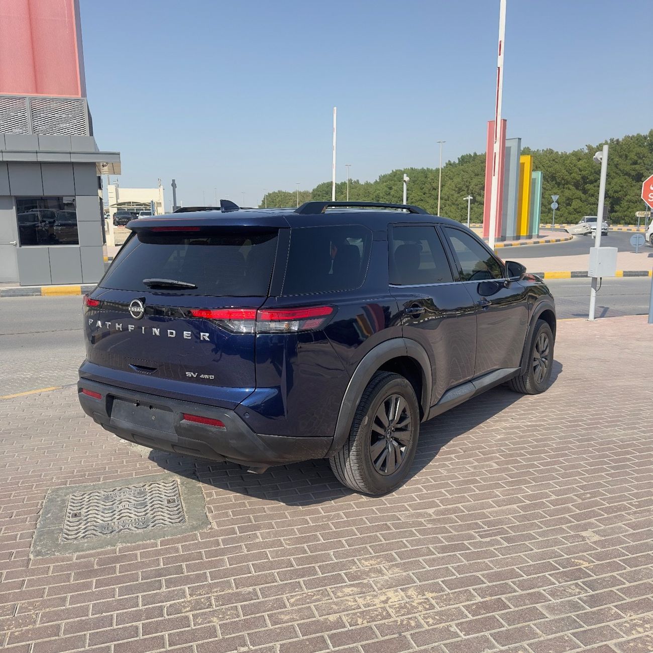 نيسان باثفايندر SV 3.5L AWD (7 Seater)