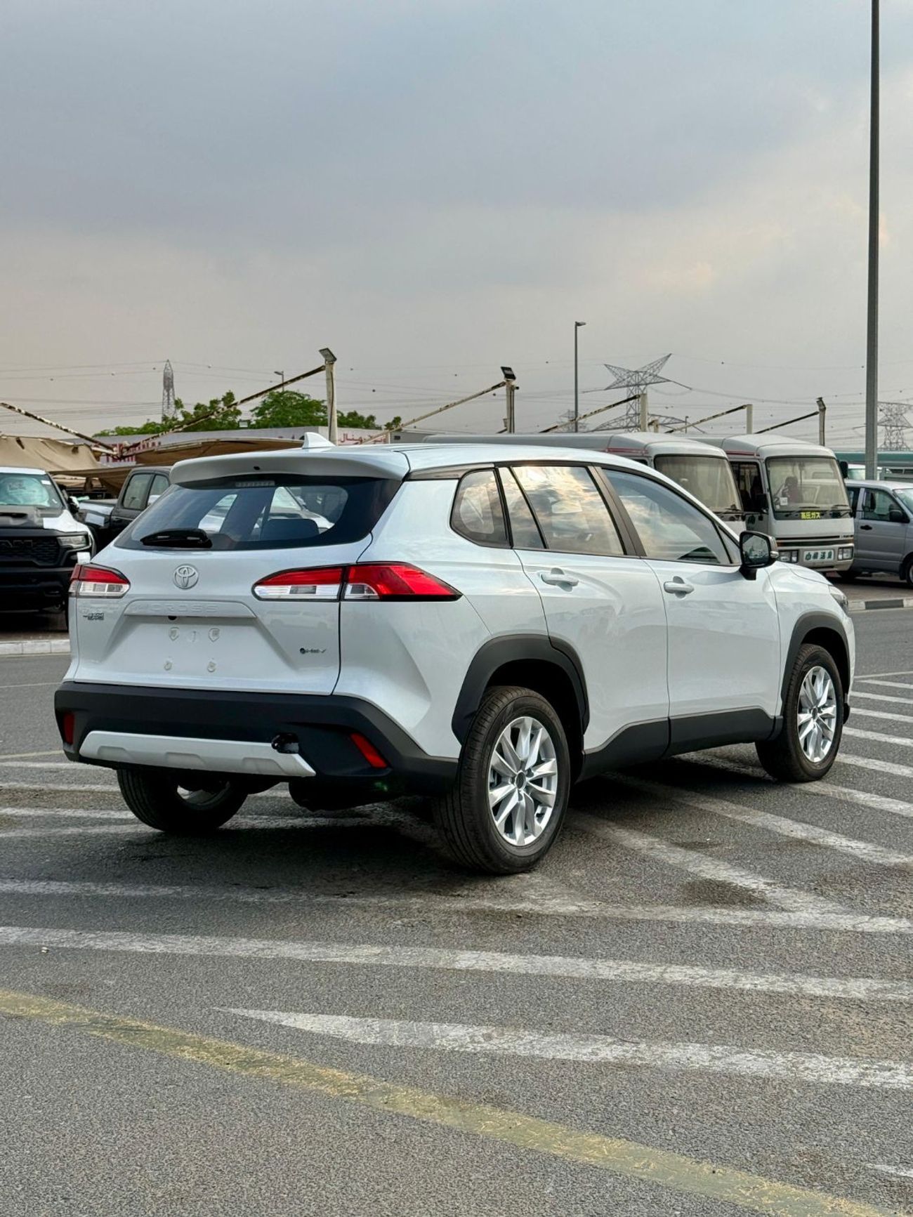 تويوتا كورولا كروس Toyota corolla cross 2.0 whitte 2025 new face