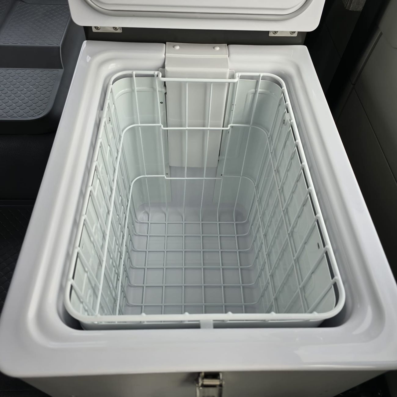 Toyota Coaster TOYOTA COASTER FULL OPTION 2.8 L DIESEL 2025 MODEL AUTOMATIC TRANSMISSION