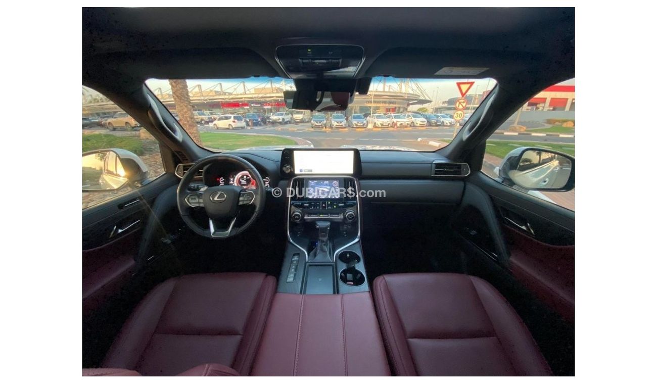 Lexus LX 600 Signature PEARL WHITE**2022**GCC SPEC UNDER WARRANTY LESS KILOMETER