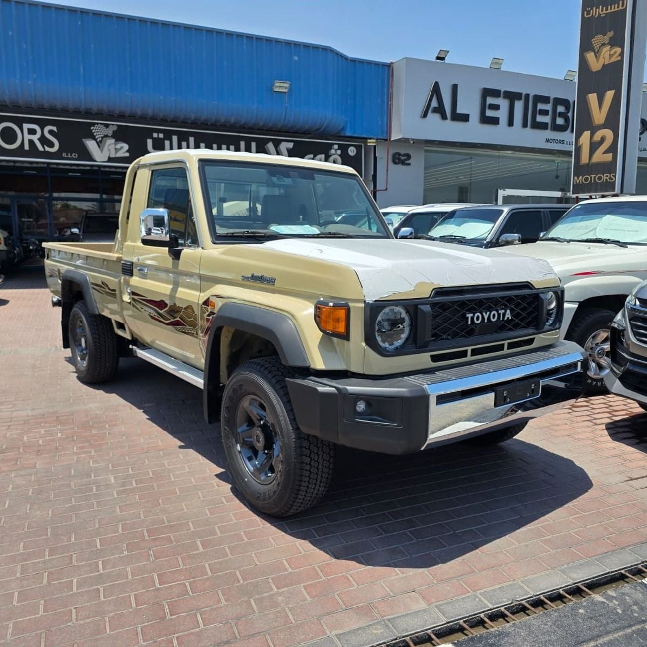 تويوتا لاند كروزر بيك آب 2.8 DIESEL MANUAL TRANSMISSION SINGLE CABIN