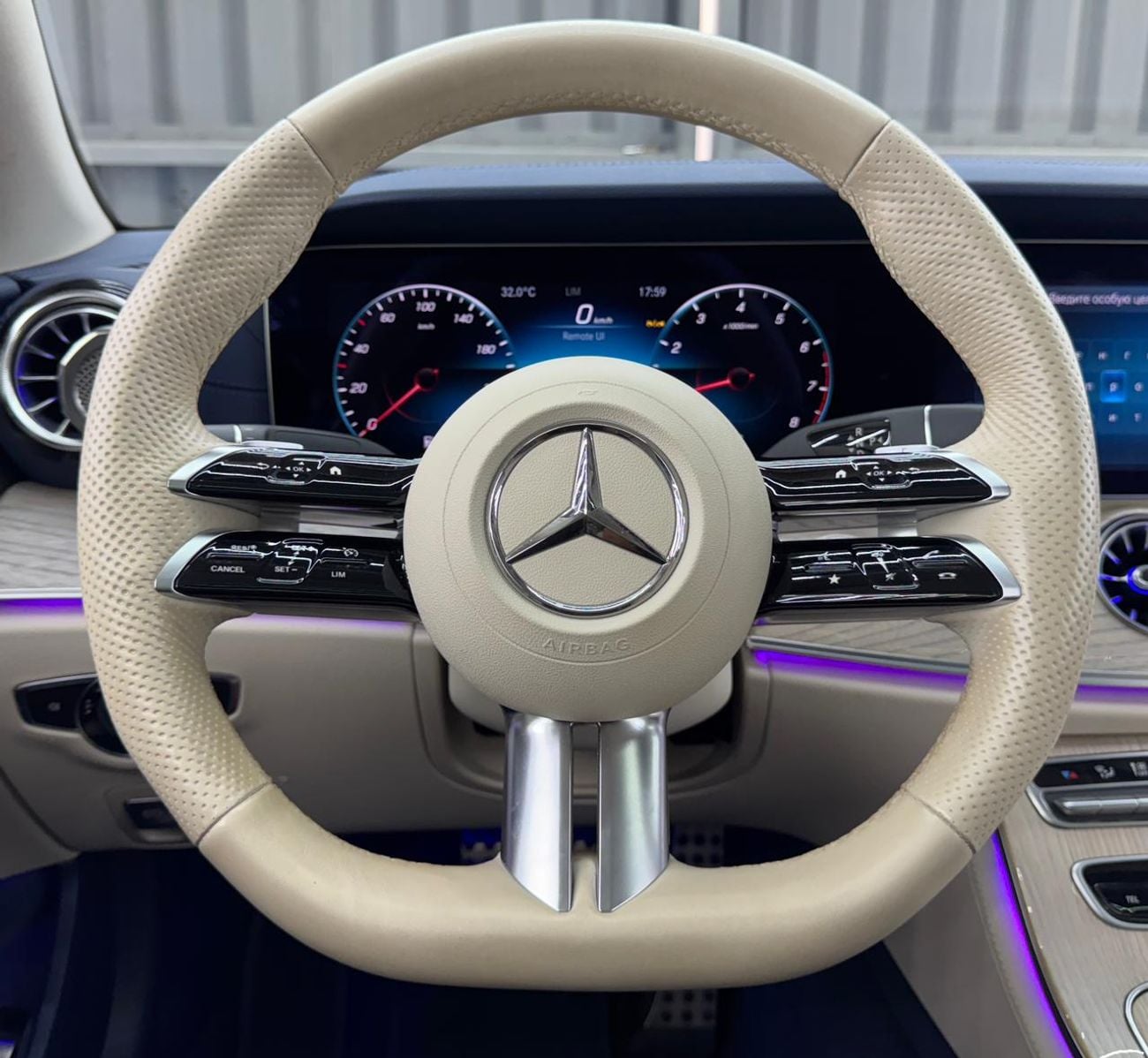 Mercedes Benz E 200 Coupe 2.0 L