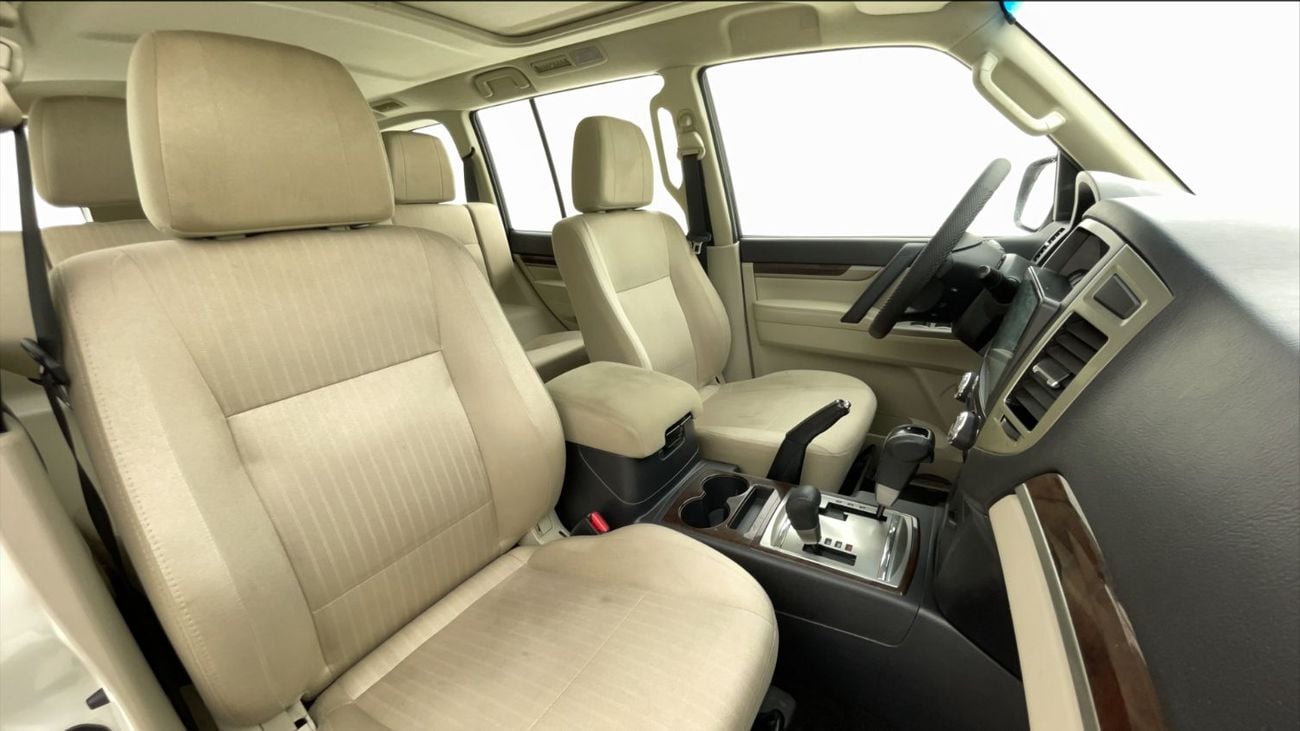 ميتسوبيشي باجيرو 3L 2022 | 0 DP | 1091/Month | 30 Day Return | Service History