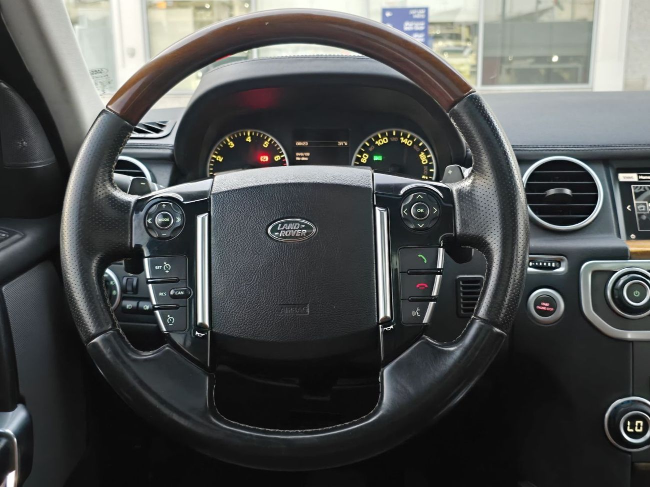 Land Rover Discovery LAND ROVER LR4 2016 GCC ORGINAL PAINT // GOOD CONDITION