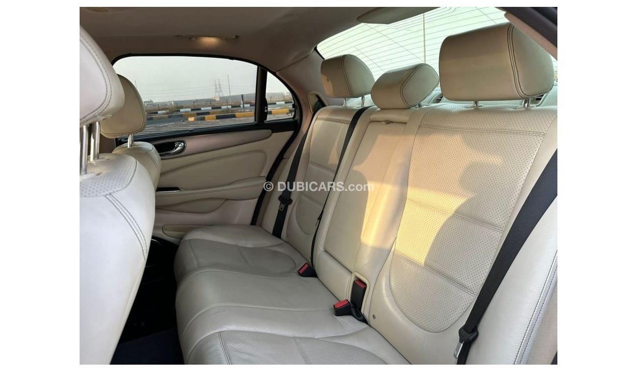 جاكوار XJR Jaguar xjr 2008 Price 35.000 Km 203000 V8 Supercharge Gcc specifications. Full options, perfect cond