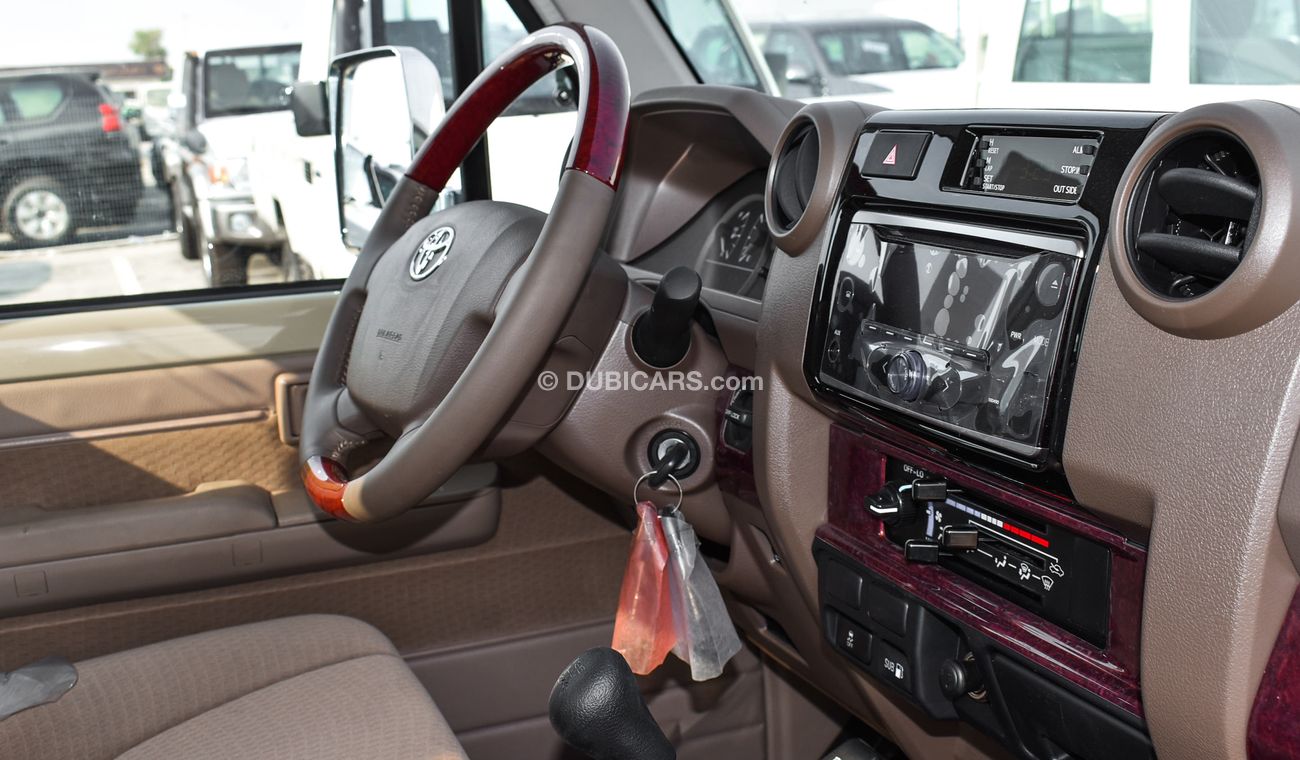 تويوتا لاند كروزر بيك آب 4.5L Diesel V8 Single Cabin