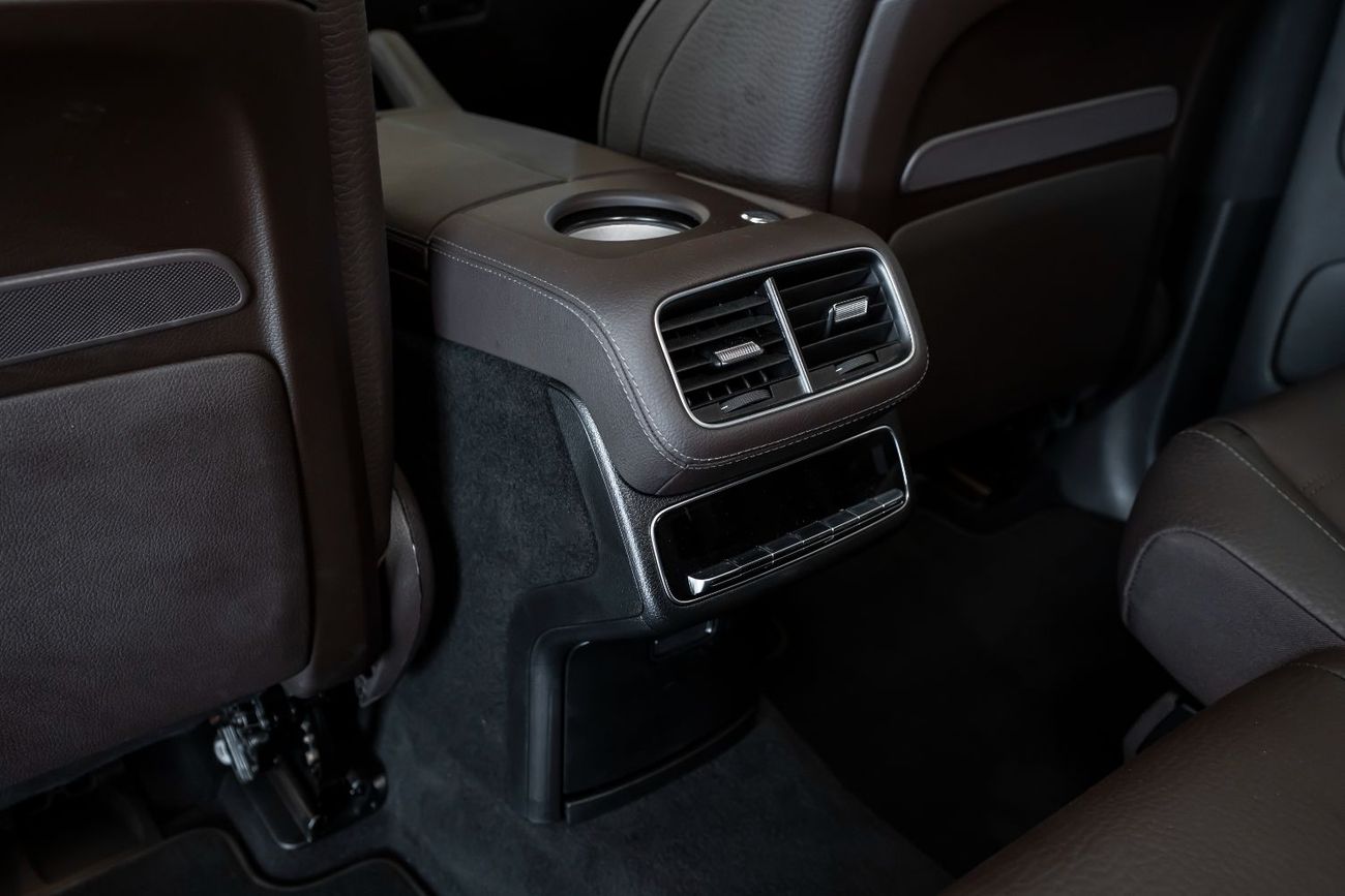 مرسيدس بنز GLS 450 Premium | 7-SEATER LUXURY SUV | FULL OPTION | PERFECT FOR FAMILY COMFORT | LOW MILEAGE | PERFECT CON