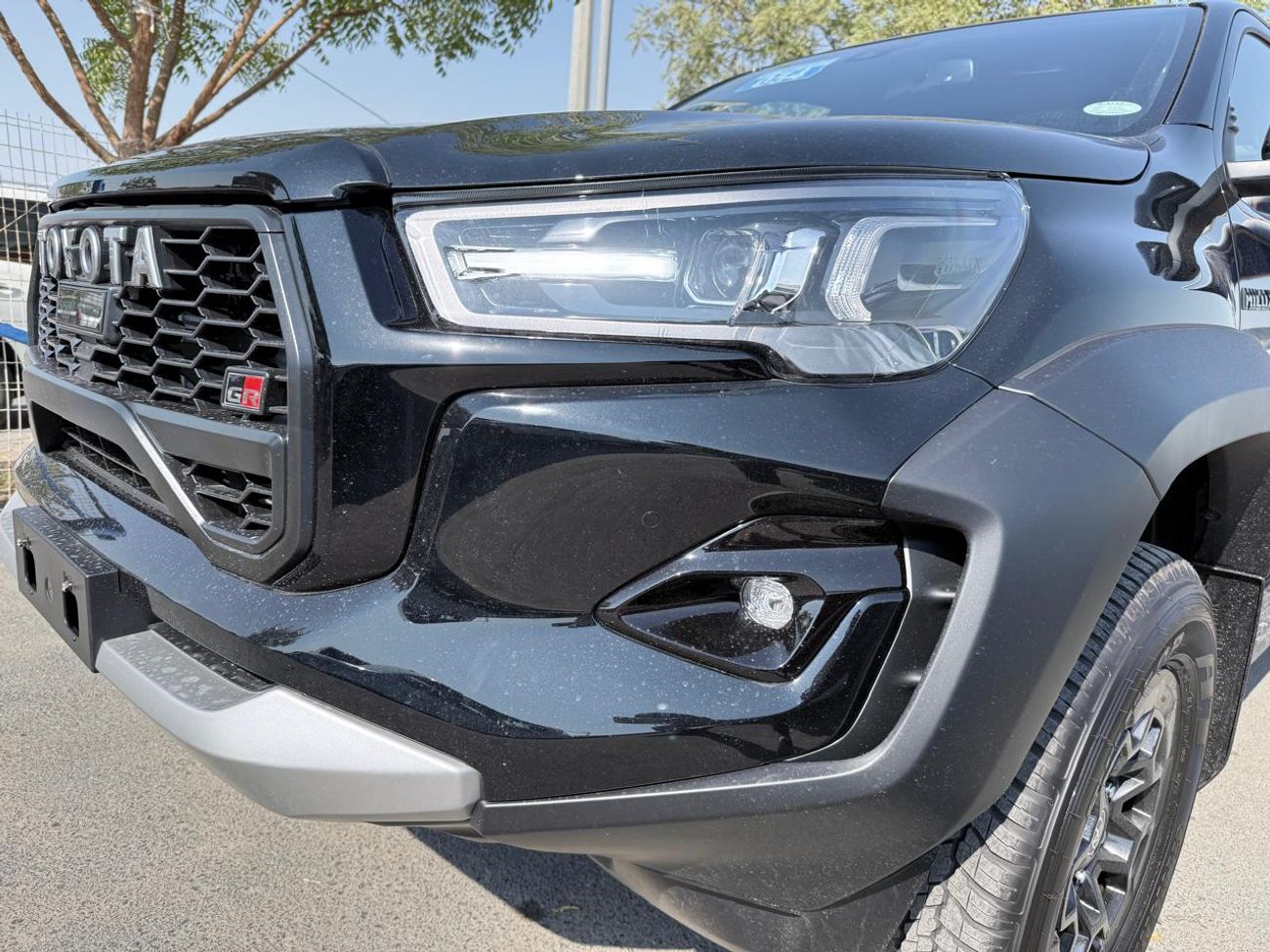 تويوتا هيلوكس GR Sport 2.8L