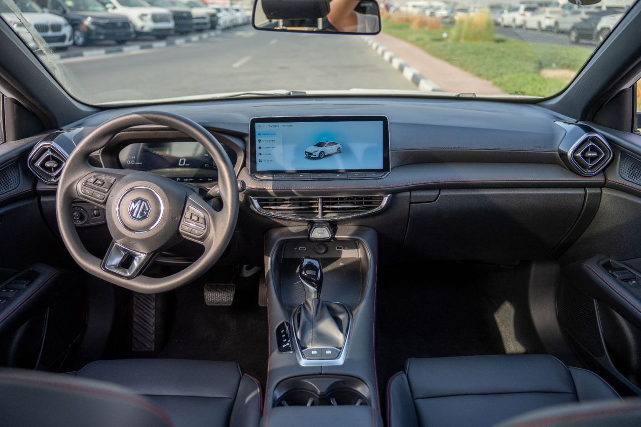 أم جي 5 MG5 2025 1.5L Petrol