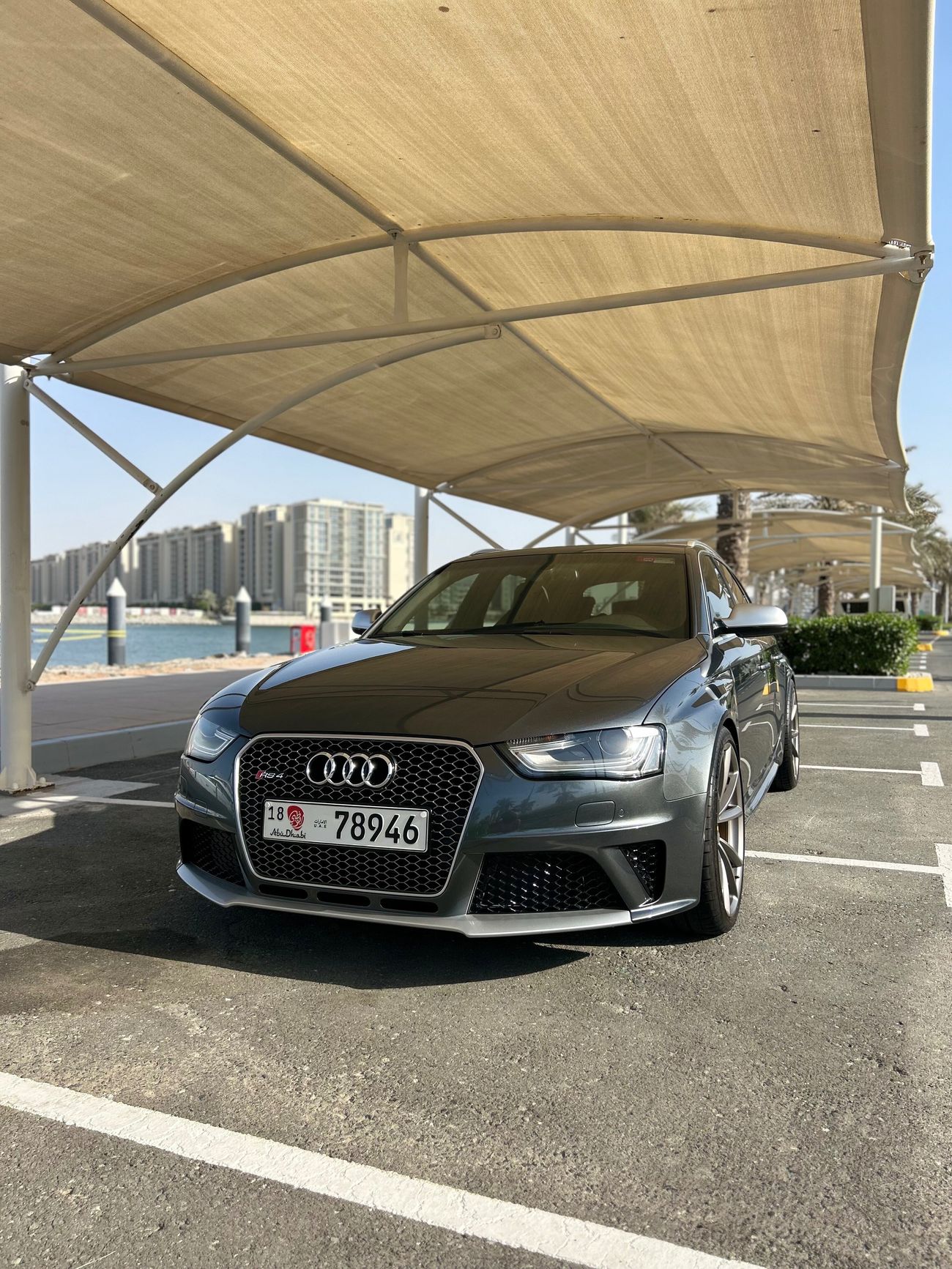 Audi RS4 FSI quattro 4.2L