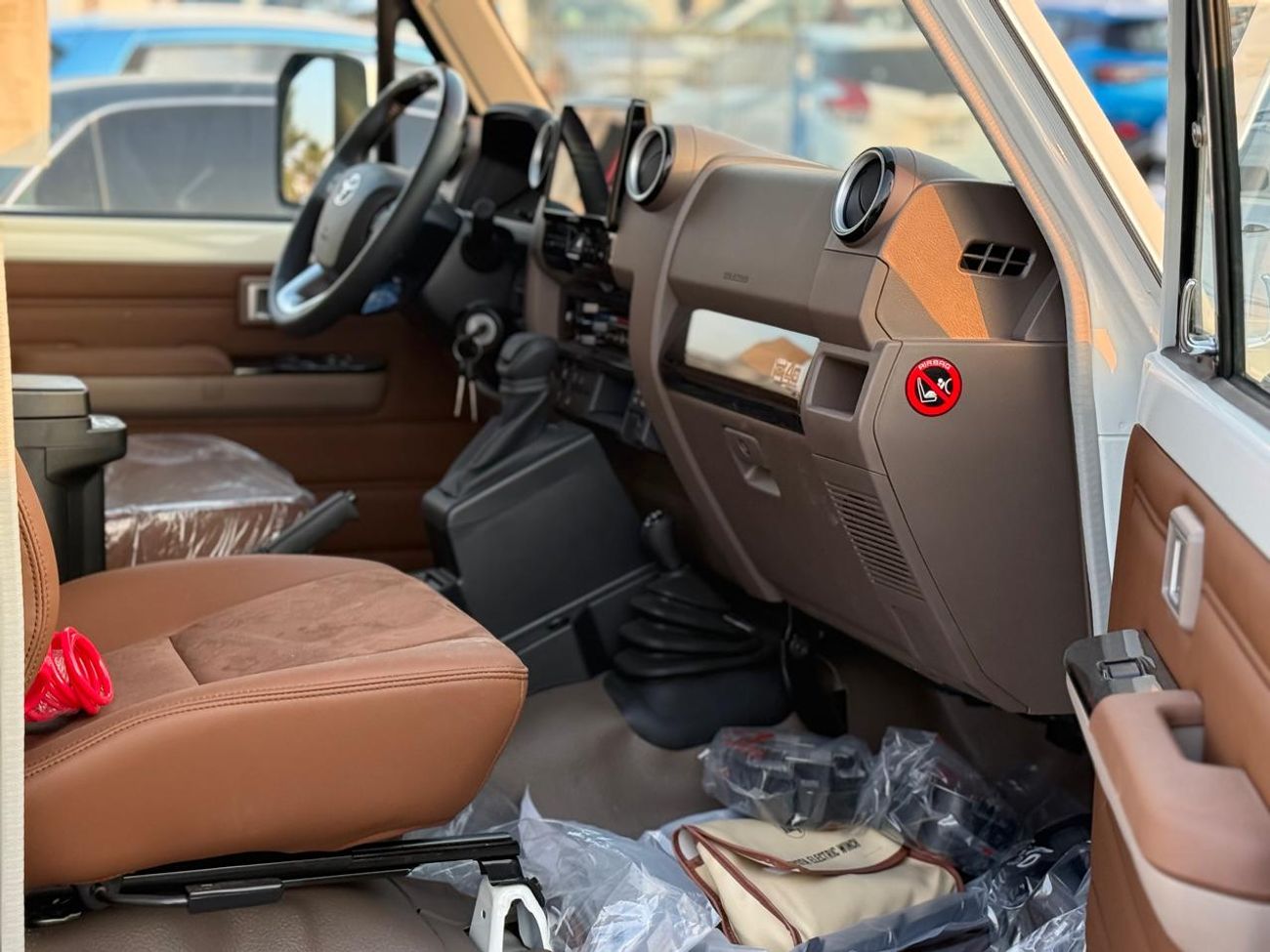 Toyota Land Cruiser Pick Up LC 79 Pickup S/C 4.0L Petrol A/T Full Option 2025 Model