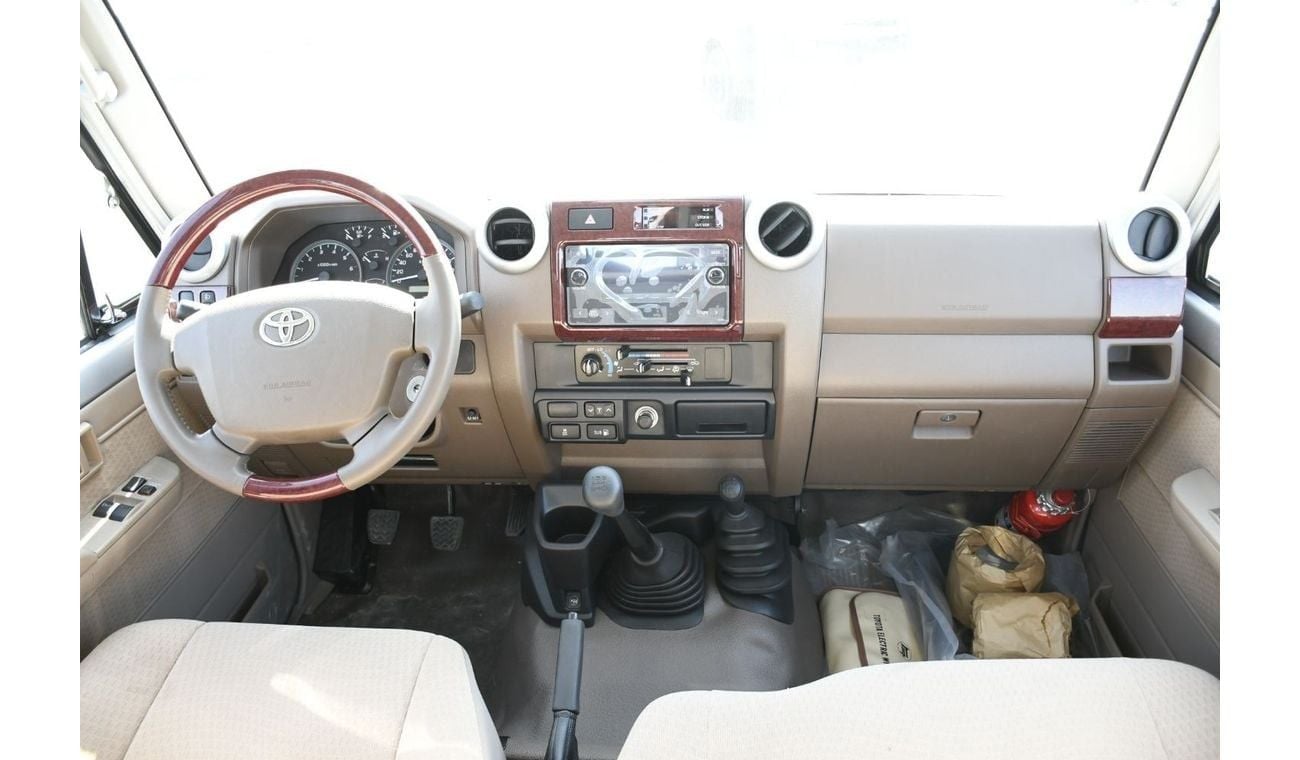 Toyota Land Cruiser Pick Up 4.0L V6 Petrol  ( ready stock available )