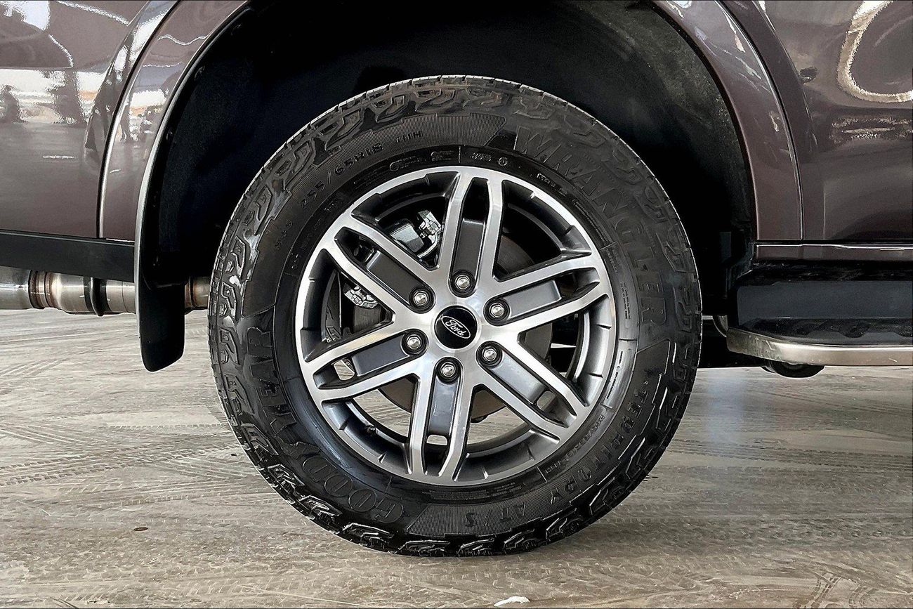 فورد ايفرست XLT | شامل الضمان | 0 ﺪﻔﻋﺓ ﺃﻮﻟﻯ