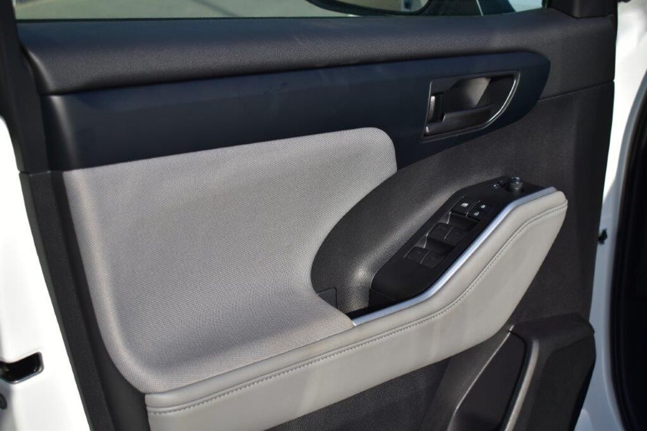 تويوتا هايلاندر Hybrid 2.5L FWD 7-Seater Automatic