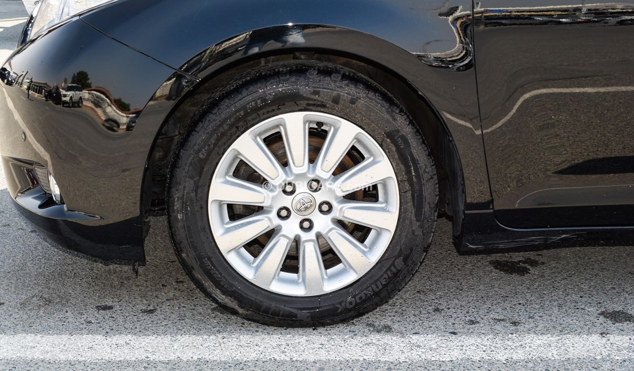 Toyota Sienna LIMITED IMPORT JAPAN