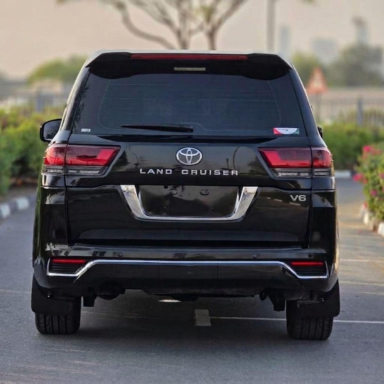 Toyota Land Cruiser GXR 2018 | 4.0L PETROL | AT | LHD | MODIFIED TO LC300 | PUSH START ENGINE | ELECTRIC HEATED SEATS